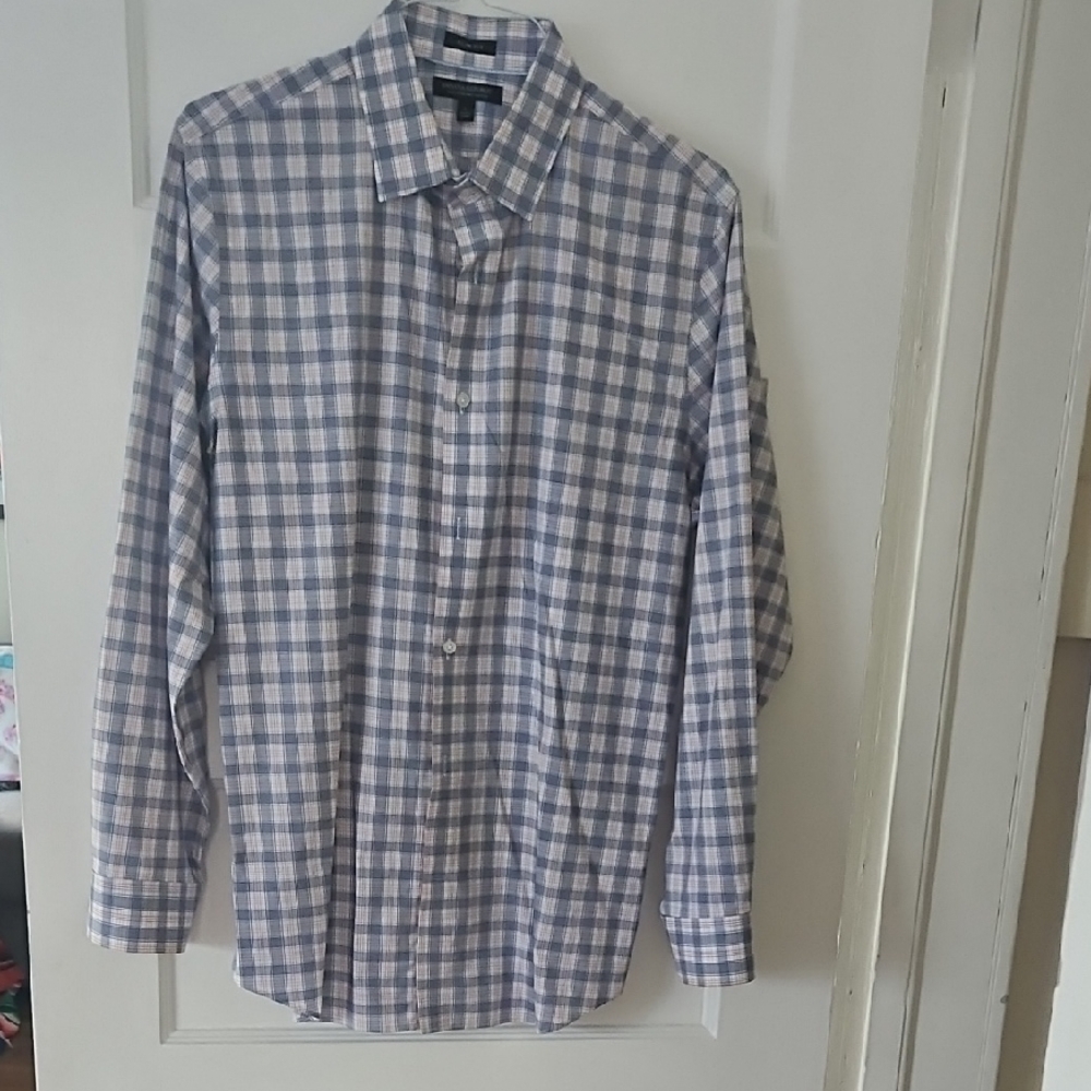 Banana Republic Blue and White Casual Button Down Shirt